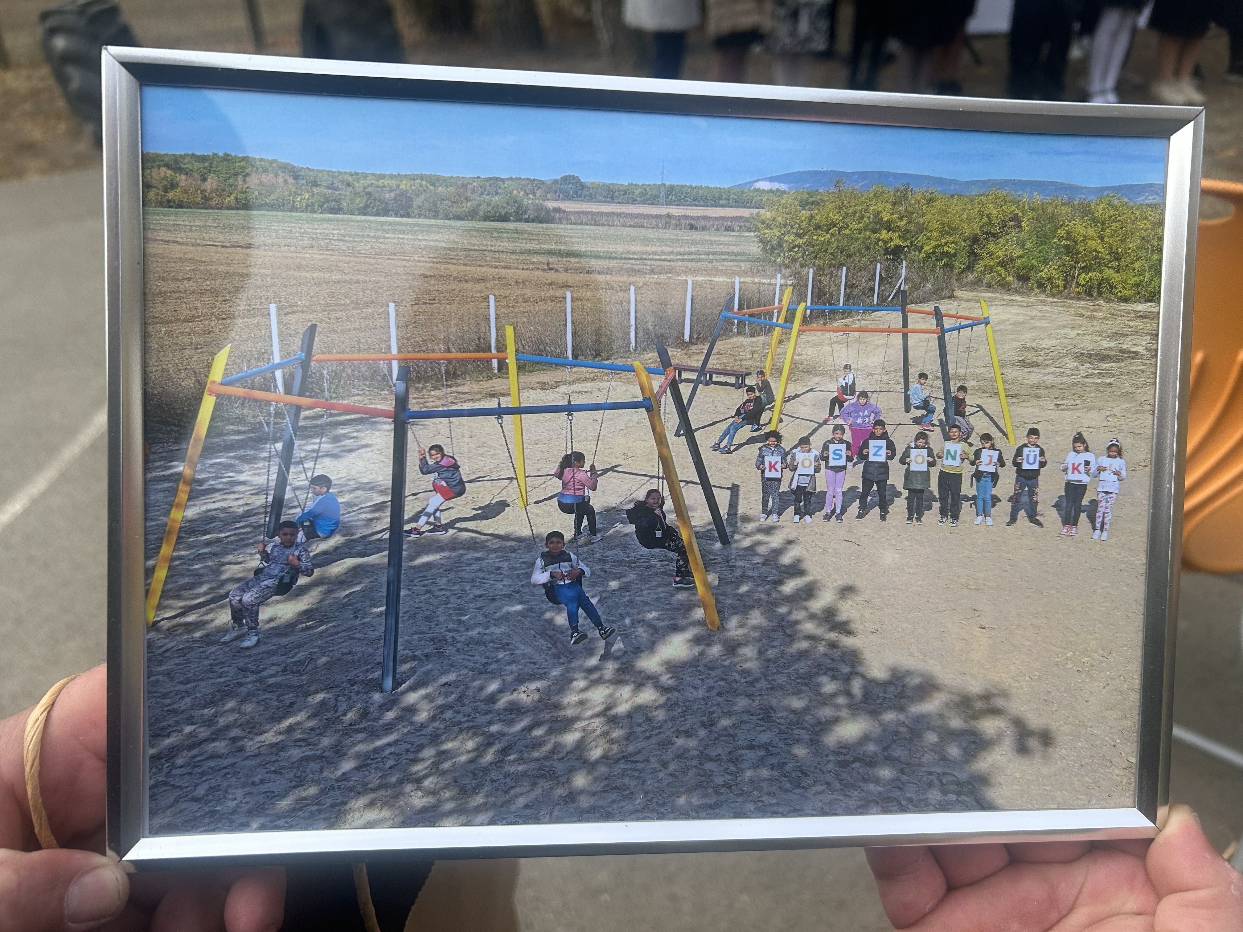 Új remény, új játszótér: Átadásra került a játszótér Egyházasharasztin 